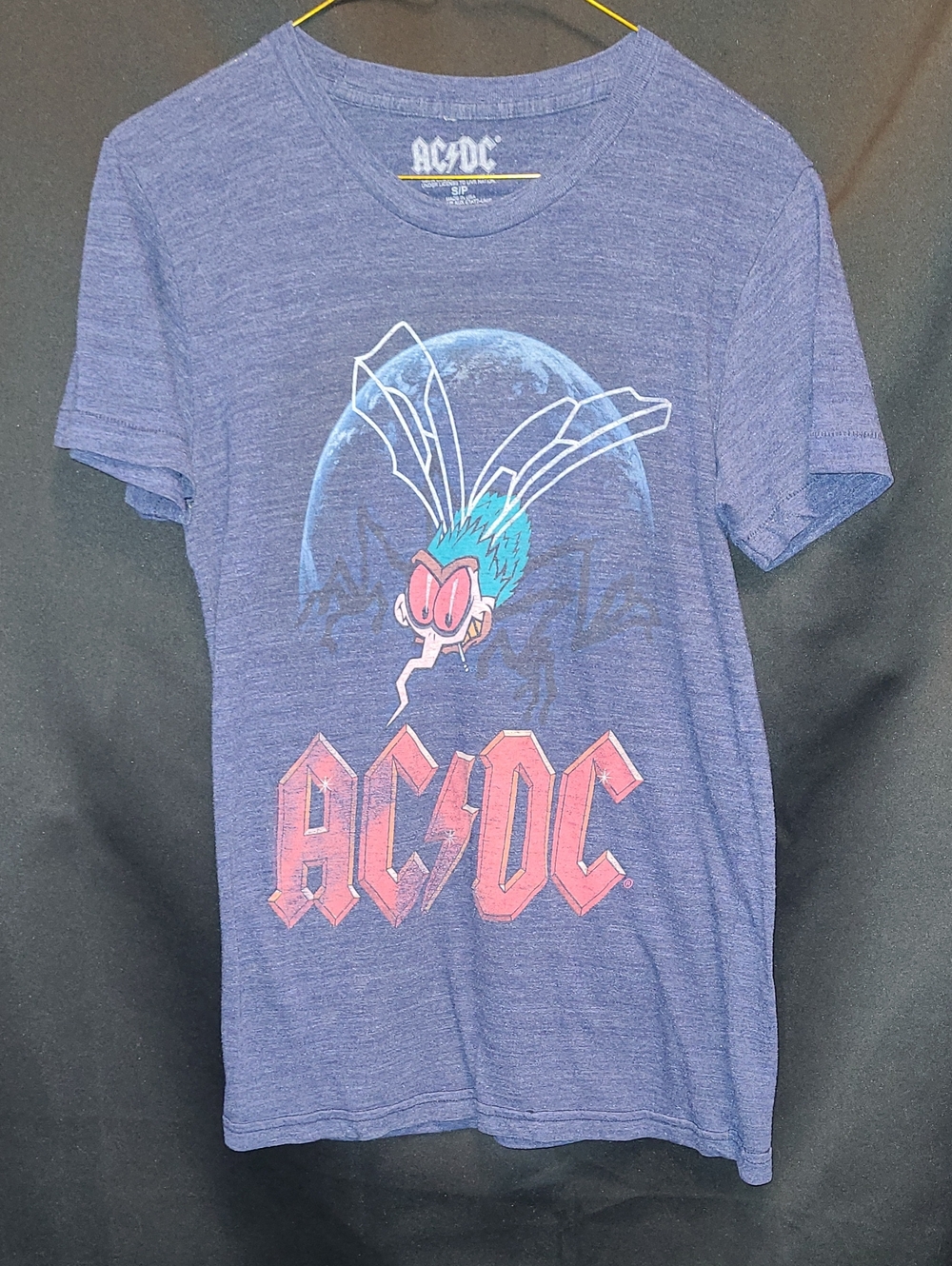 AC/DC FLY On The Wall Unsex Short Sleeve Tee in Navy with Red Logo Sz Sm